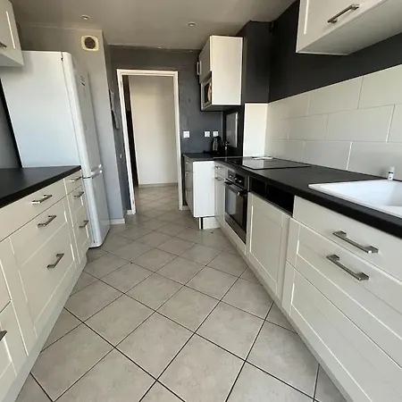3 A Pont De Claix Apartment *